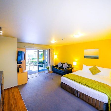 Centrepoint On Colombo Motel Christchurch Exterior photo